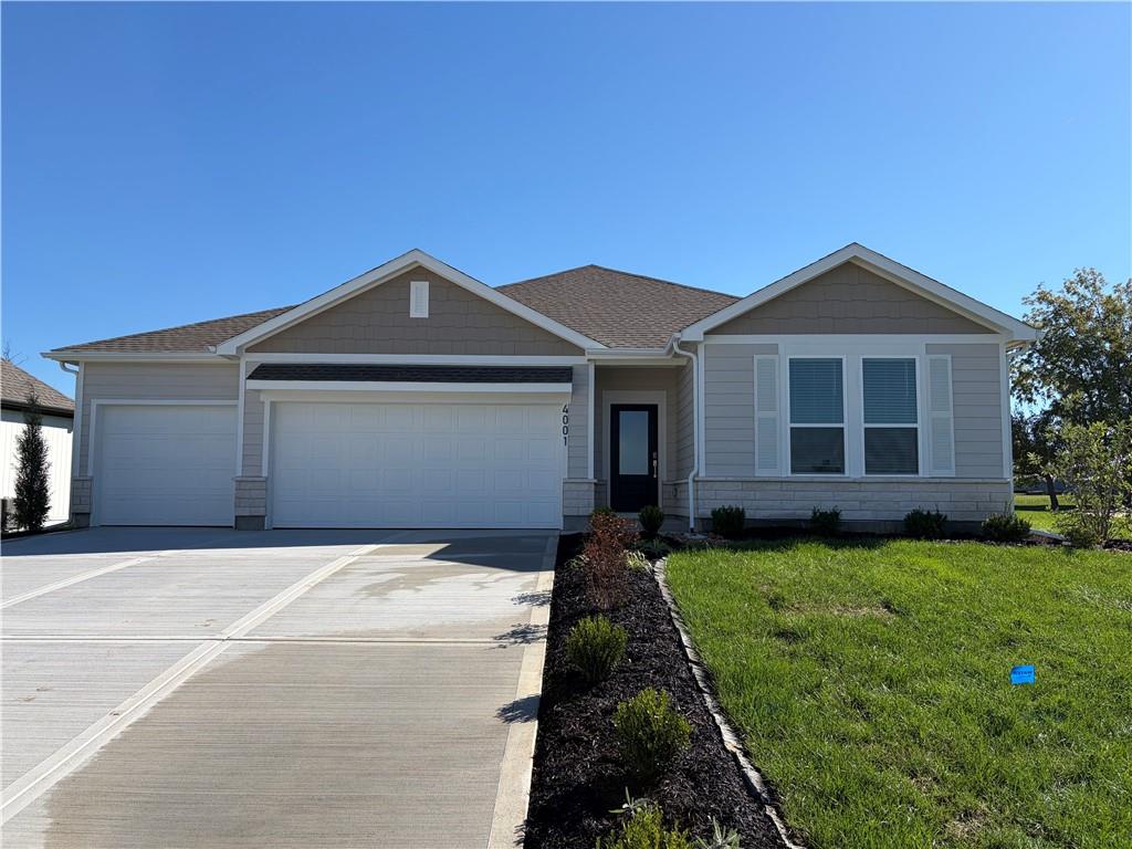 4001 NE Apple Grove Drive, Lee's Summit, MO 64064