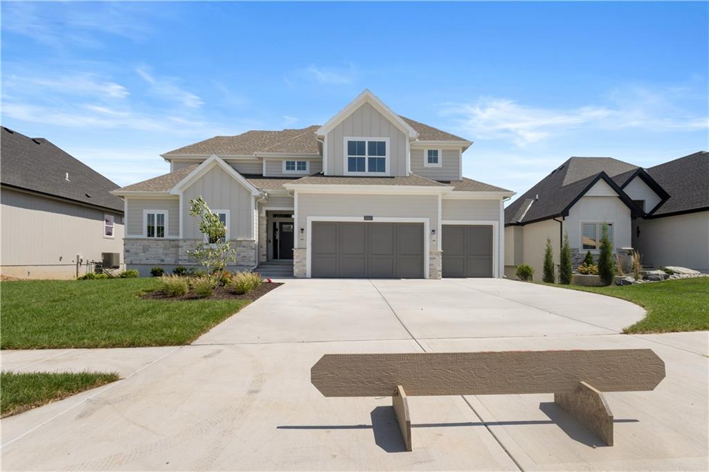 18501 Pawnee Lane, Overland Park, KS 66085